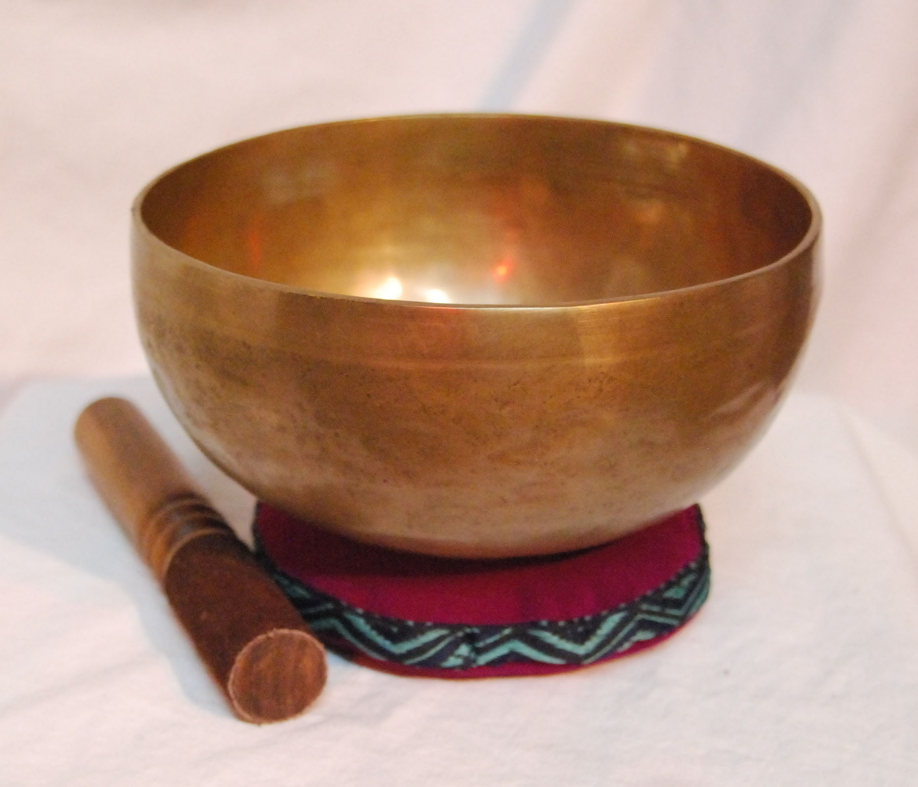 Large Healing F Heart Chakra Tibetan Singing Bowl 7.25