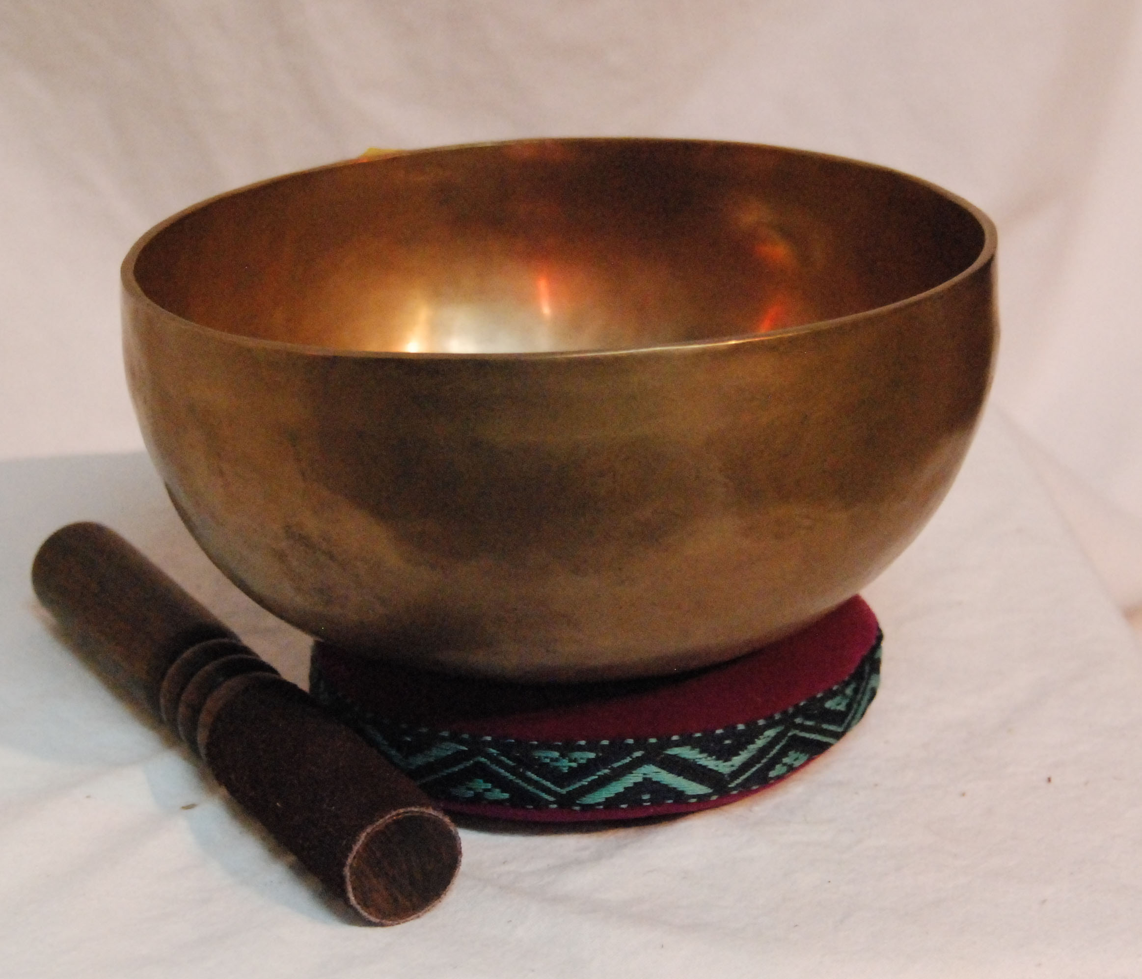 Medium Healing D Sacral Chakra Tibetan Singing Bowl 7.5